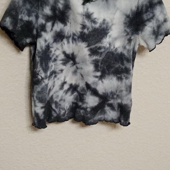 Bundle of women shirts - Picture 4 of 7